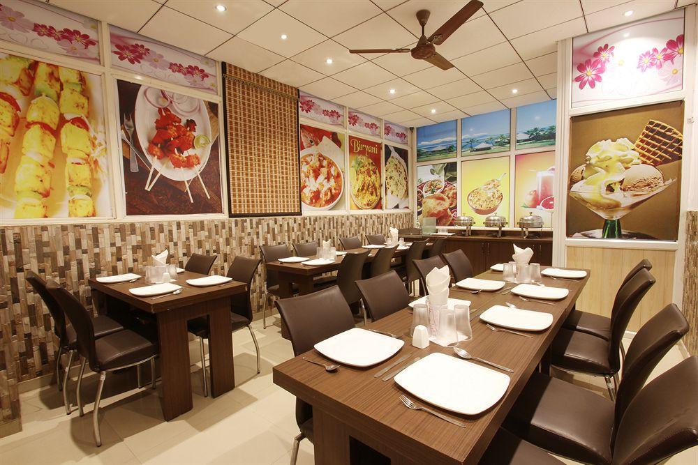 Hotel Mohan International Nuova Delhi Esterno foto