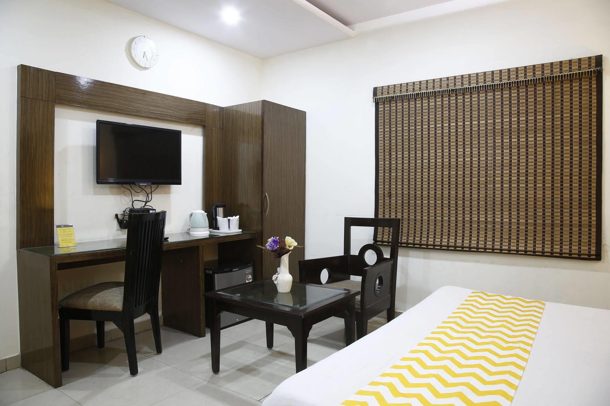 Hotel Mohan International Nuova Delhi Esterno foto