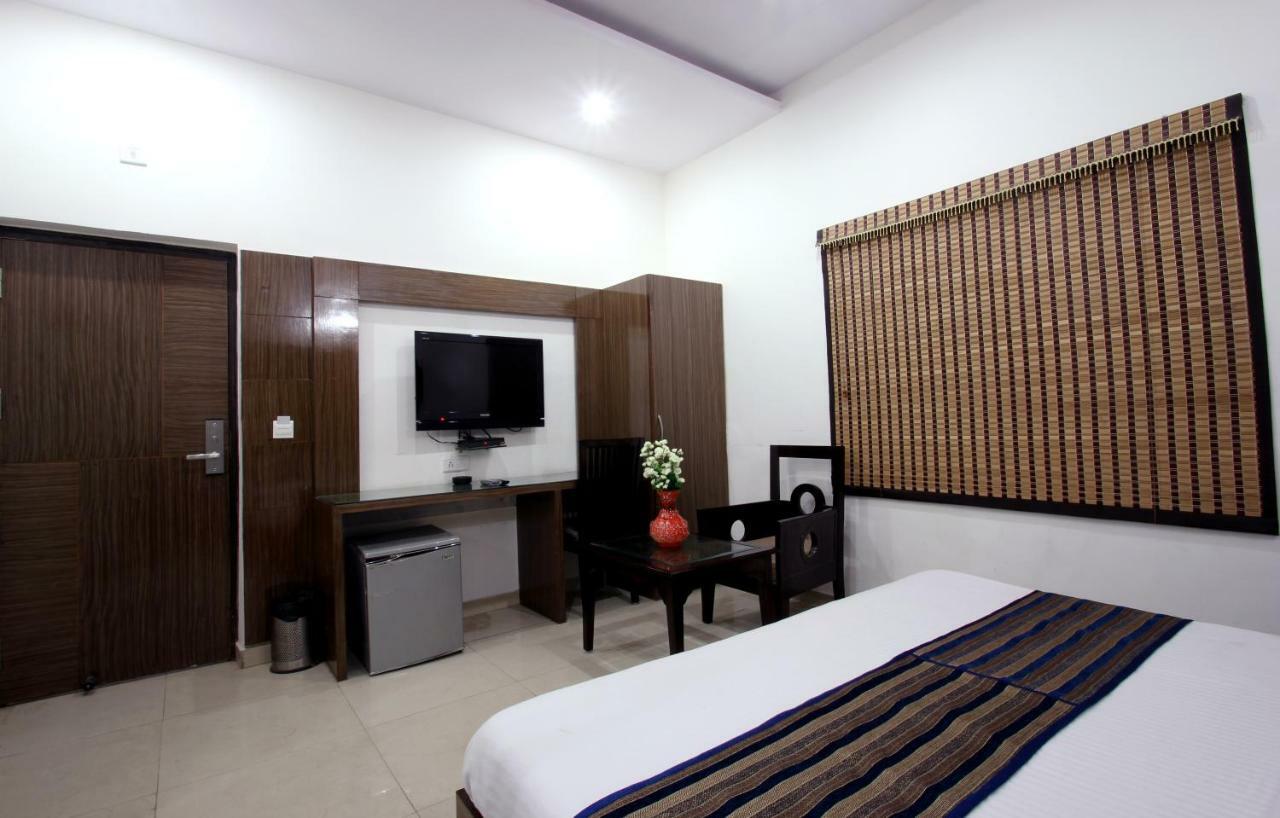 Hotel Mohan International Nuova Delhi Esterno foto