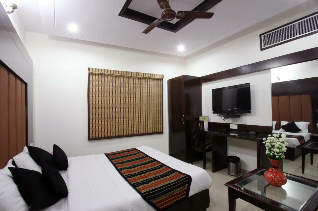 Hotel Mohan International Nuova Delhi Esterno foto