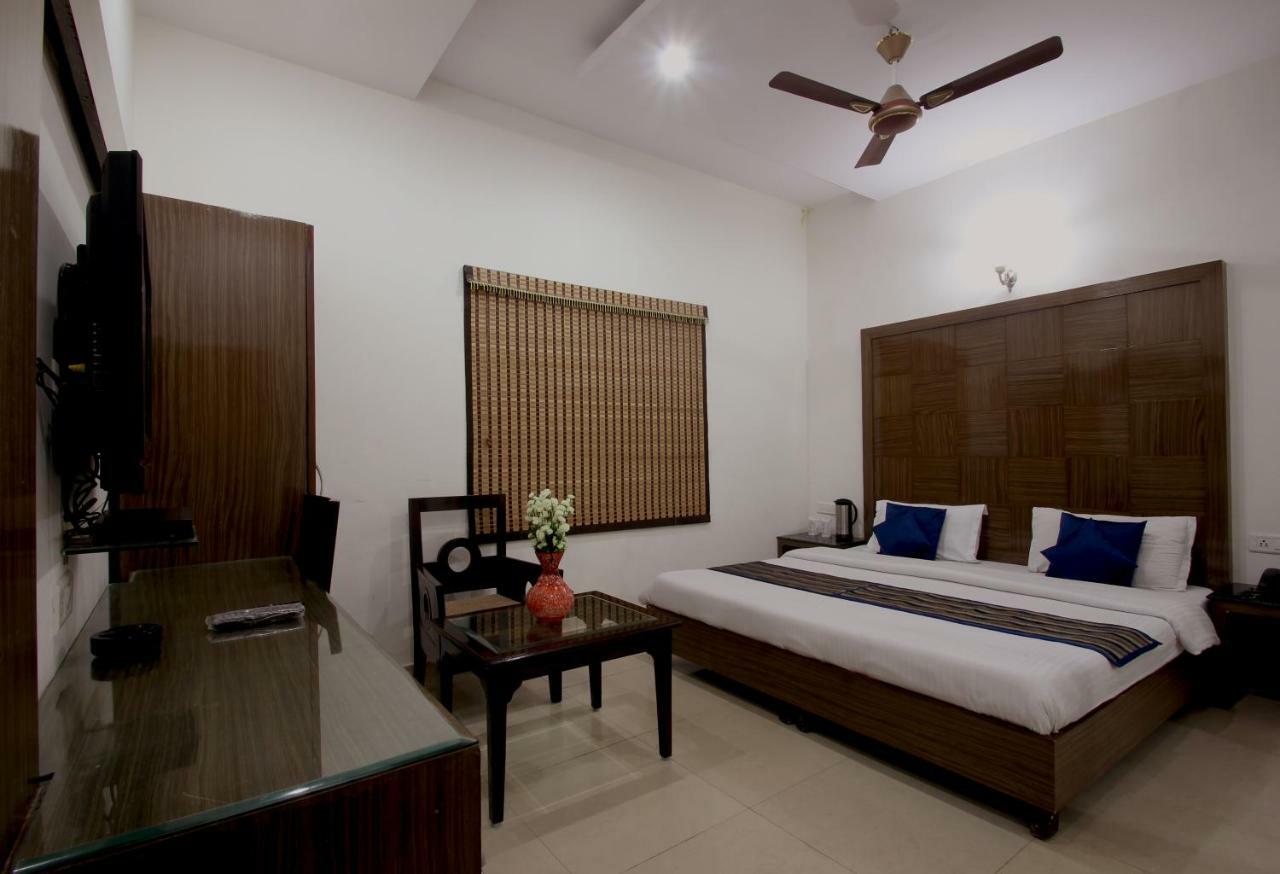Hotel Mohan International Nuova Delhi Esterno foto