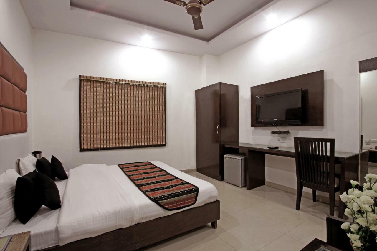 Hotel Mohan International Nuova Delhi Esterno foto
