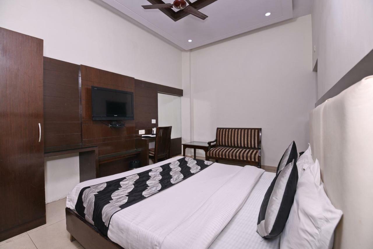 Hotel Mohan International Nuova Delhi Esterno foto